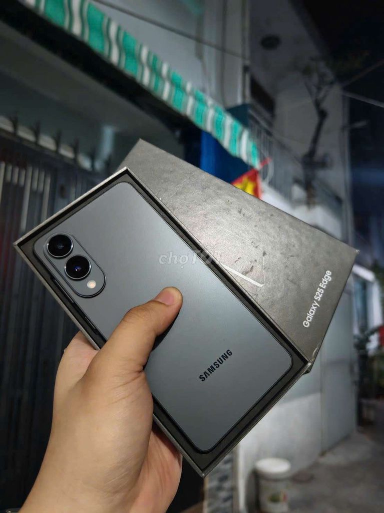 Samsung S25 Edge Lock 256GB Đen. Mua bán Điện thoại tại Quận Tân Phú Tp Hồ Chí Minh được đăng bởi Minh Nhật hình 1