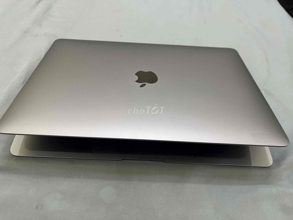Apple Macbook Air M1 8GB/256GB Xám. Mua bán Laptop tại Quận Phú Nhuận Tp Hồ Chí Minh được đăng bởi Xuân Lê hình 1