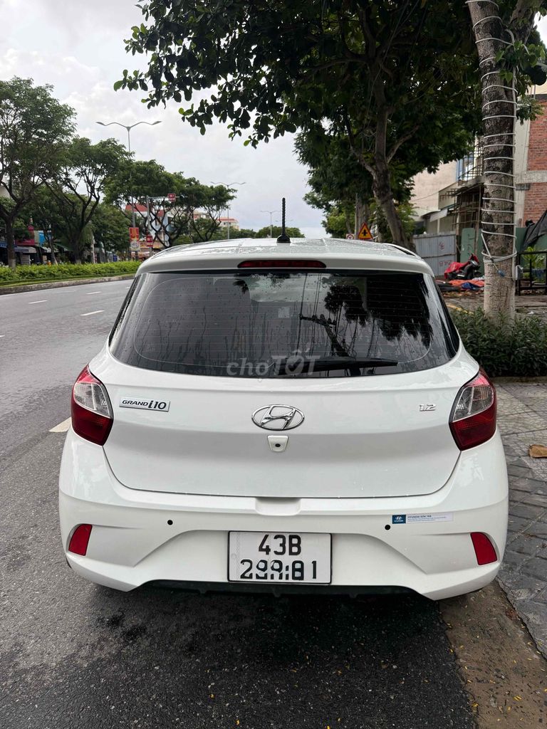 Hyundai Grand i10 2022 1.2 AT Хэтчбек Белый