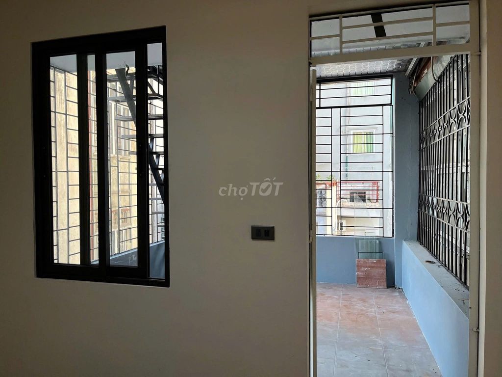 Дом целиком на Лак Лонг Куан, Тай Хо, 50м², 4 этажа, 4 спальни, 14 млн