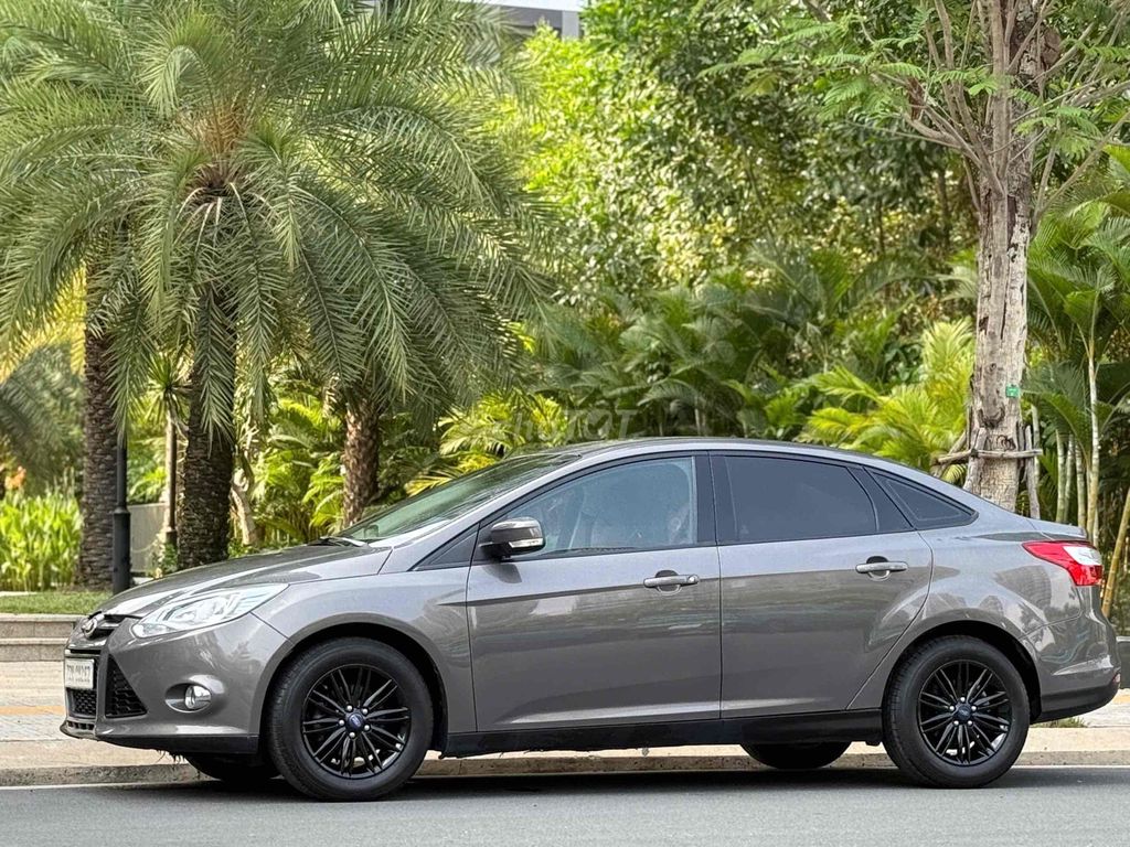 Ford Focus 2013 1.6 MT - 110000 km