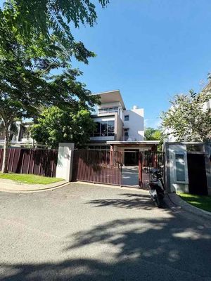 CHO THUÊ BIỆT THỰ SÂN VƯỜN 500m2 KDC LIÊN PHƯỜNG Q9
