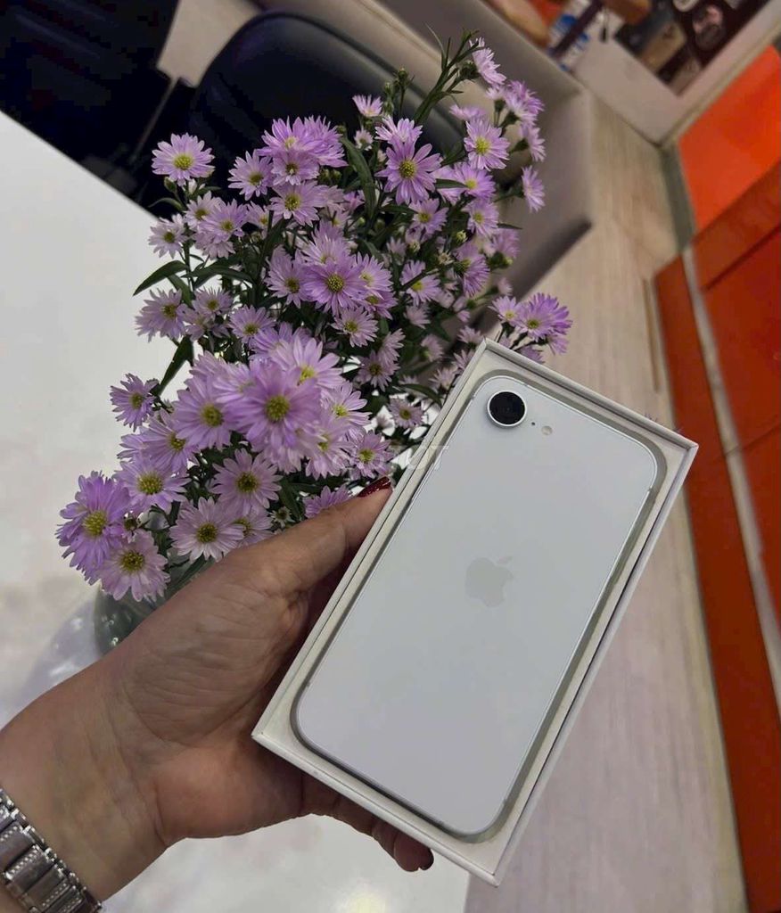 iphone17e 256gb trắng  qtế mỹ pin100 còn bht4/2027. Mua bán Điện thoại tại Quận 3 Tp Hồ Chí Minh được đăng bởi Nam Á Mobile hình 1