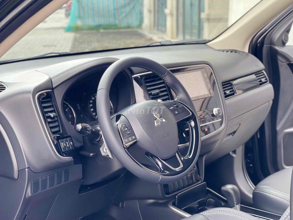 Mitsubishi Outlander Cvt 2020- 65.000km. Mua bán Ô tô tại Quận Long Biên Hà Nội được đăng bởi Mr Tài Oto hình 6