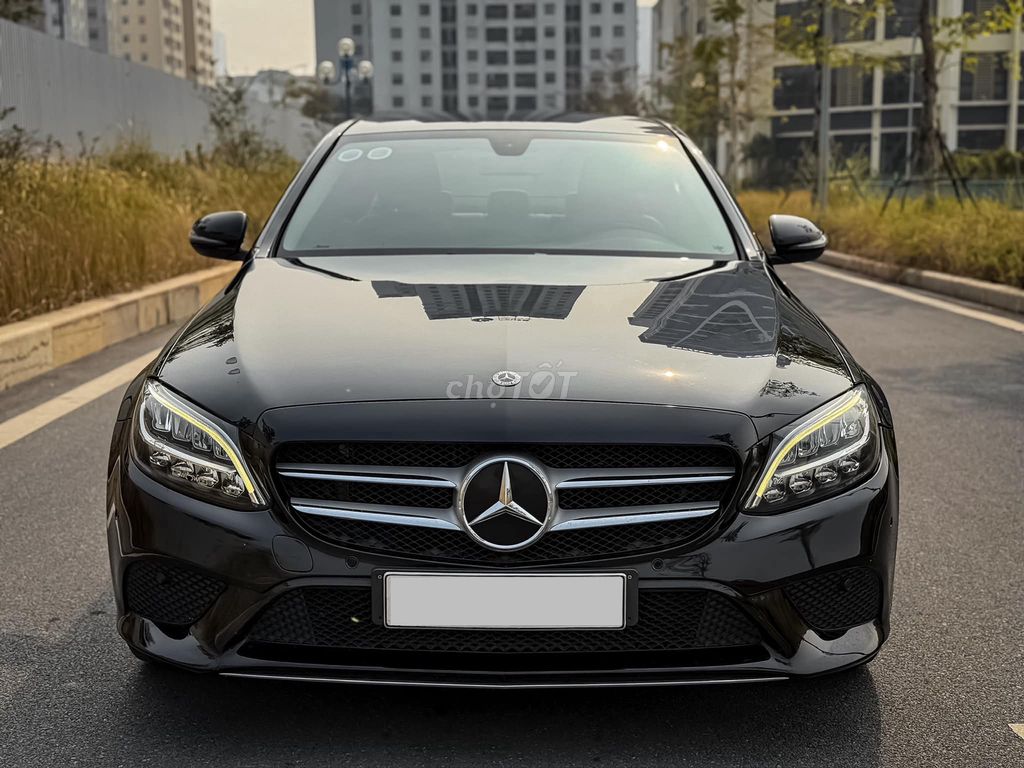 MERCEDES C180 Đăng Ký 5/2020 Siêu Mới, Đẹp Nhất HN