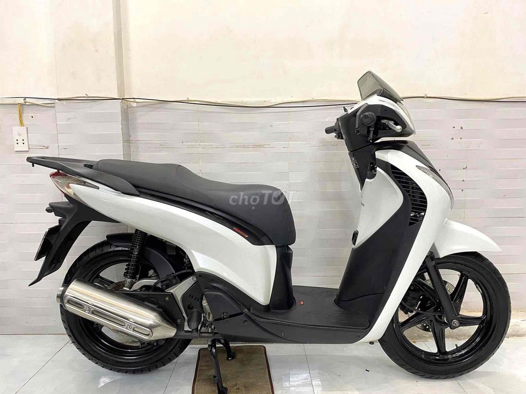Sh150 ý đời 2011 (106) trắng biển số đẹp. Mua bán Xe máy tại Quận Tân Bình Tp Hồ Chí Minh được đăng bởi Bảo Phi hình 3