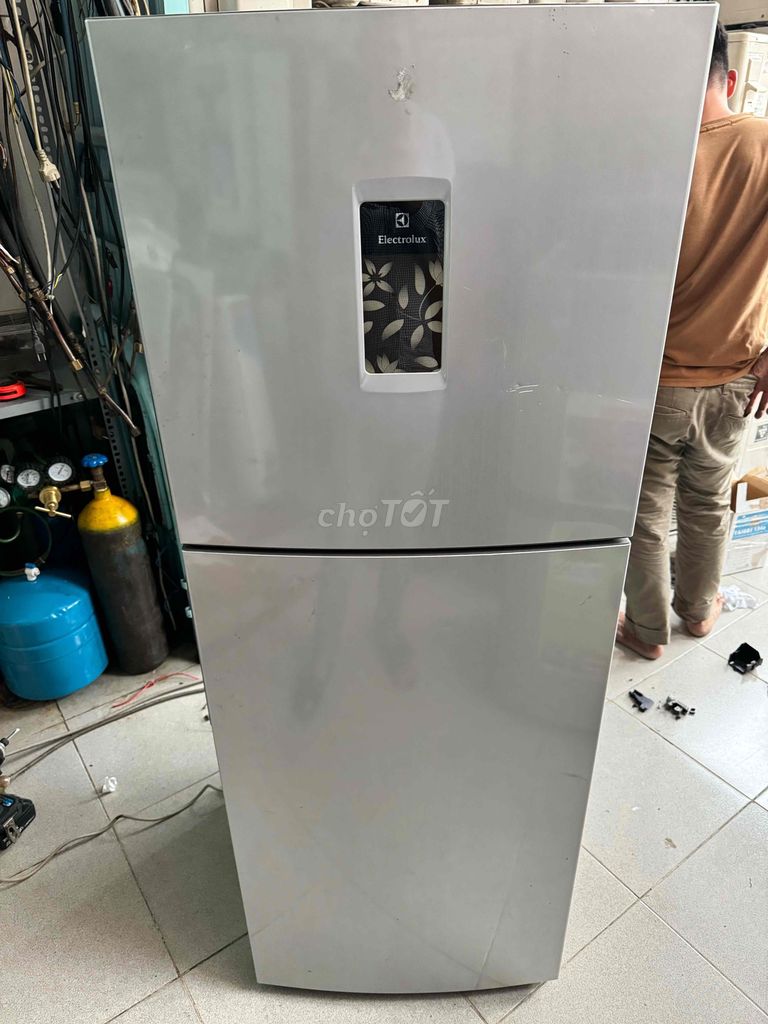 tủ lạnh Electrolux 200 lít tiết kiệm điện mới 90%