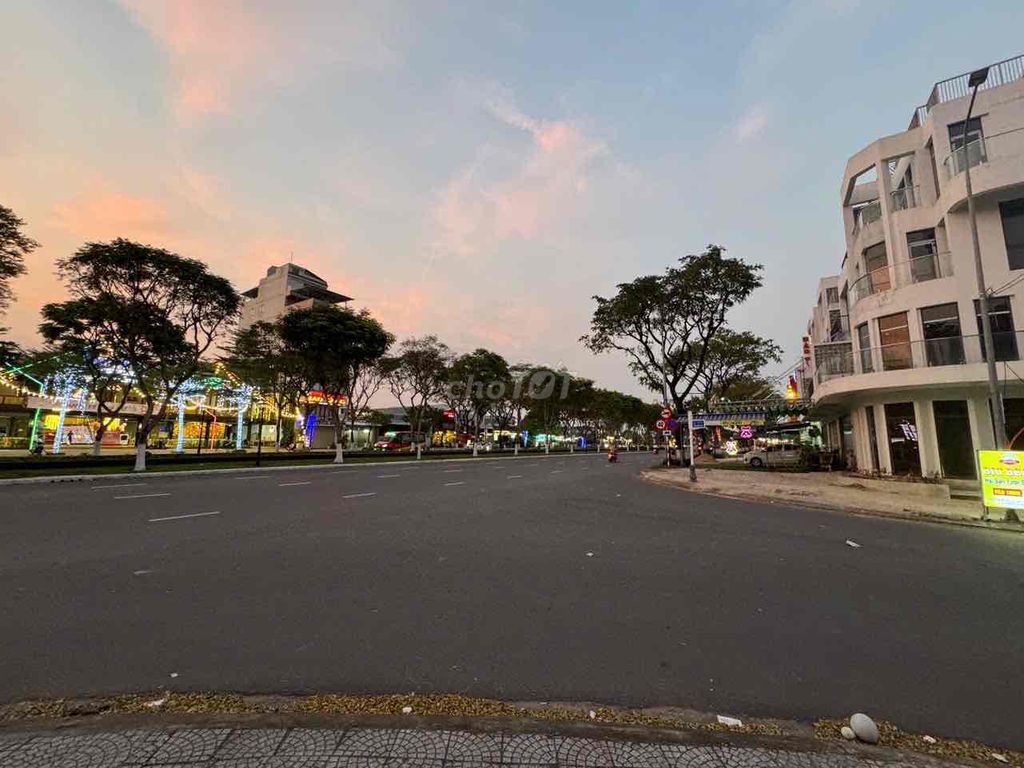 Chính chủ bán căn góc shophouse Nguyễn Sinh Sắc