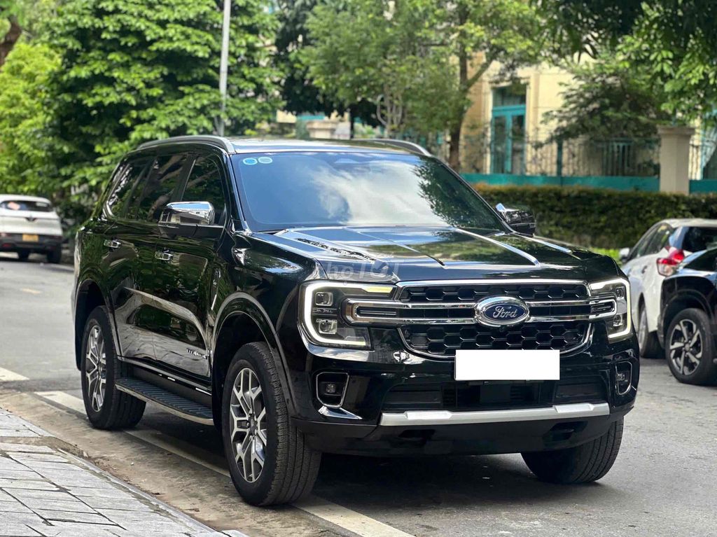 Ford Everest 2023 Titanium 2.0 AT 4x4 màu đen. Mua bán Ô tô tại Quận Cầu Giấy Hà Nội được đăng bởi Cao Quý hình 2