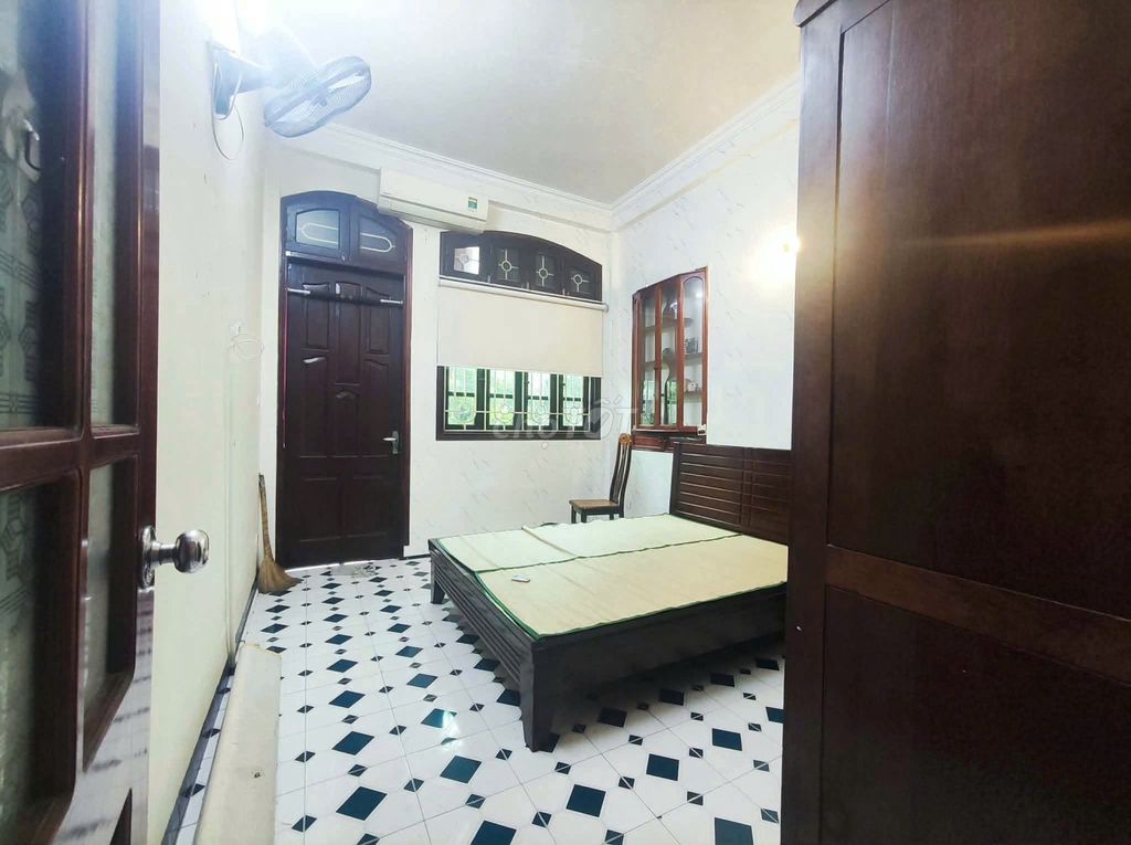 Nguyên căn 194 Đội Cấn Ba Đình 45m2x4Tx4P 13 triệu