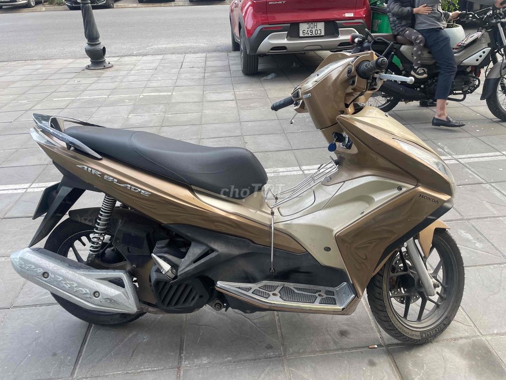hà nội bán honda airblade 2014. Mua bán Xe máy tại Quận Hai Bà Trưng Hà Nội được đăng bởi Dung hình 3