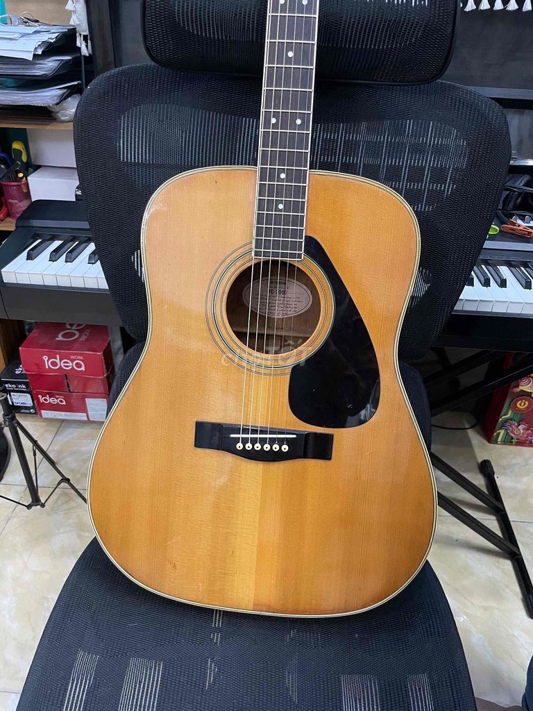 Guitar yamaha FG 200D