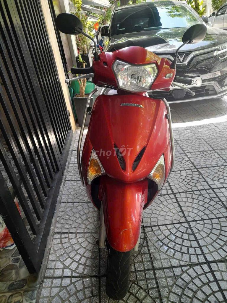 Honda Lead 2024 Красный скутер