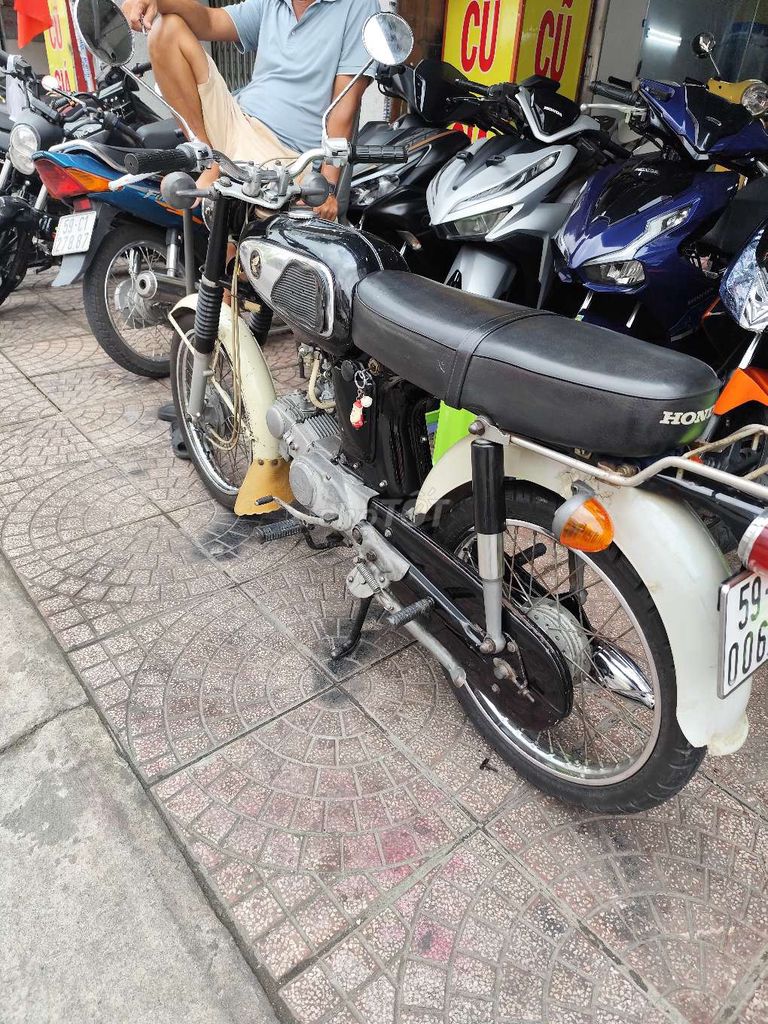 Xe đẹp ngay chủ kì giấy cần bán. Mua bán Xe máy tại Quận Phú Nhuận Tp Hồ Chí Minh được đăng bởi Hiếu Nguyễn hình 4