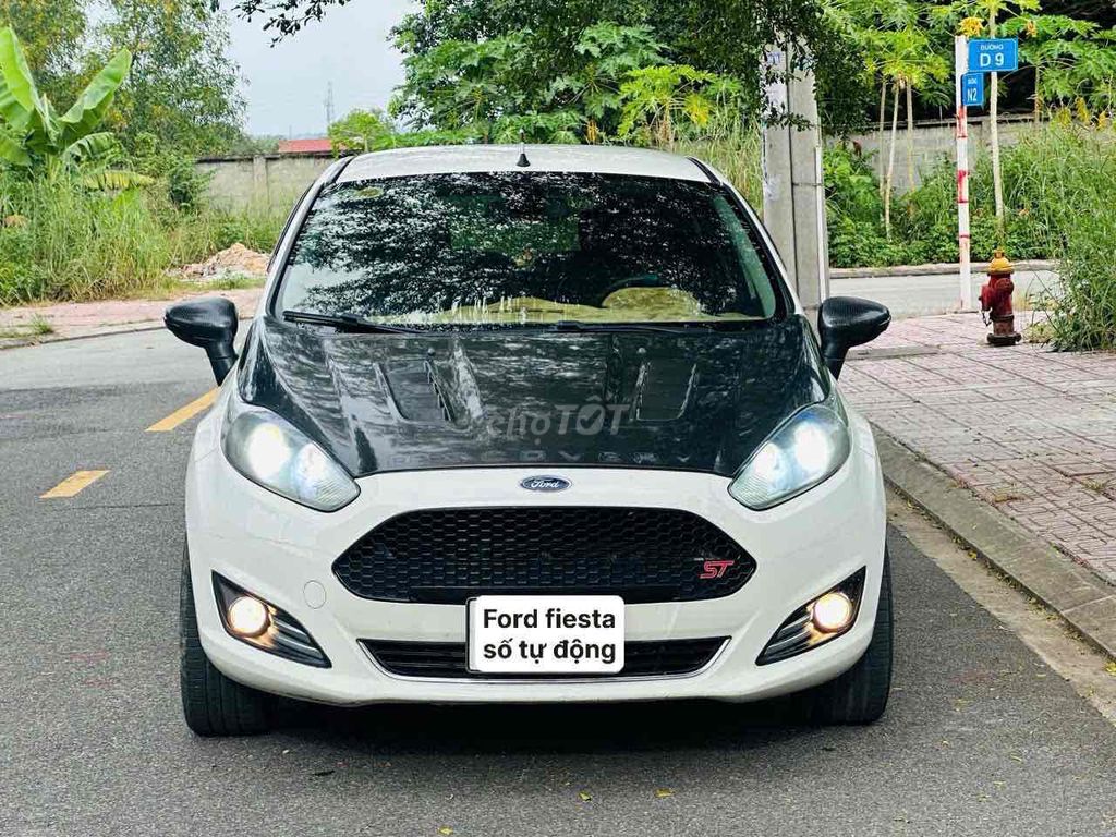 Ford Fiesta 2015 1.5 AT Sport - 90000 km