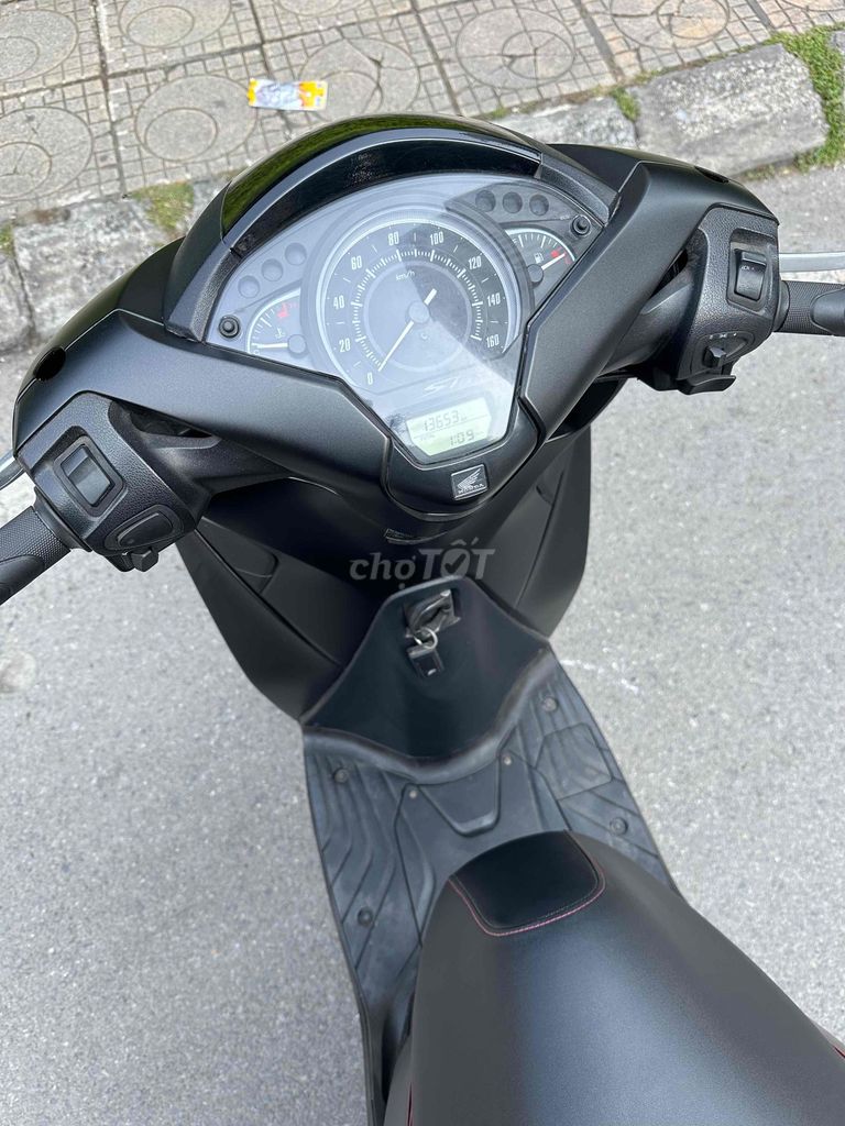 SH Việt 2019 / 125cc phanh CBS Đẹp & Mới. Mua bán Xe máy tại Quận Hoàng Mai Hà Nội được đăng bởi Xe Máy Quân Oanh  hình 5