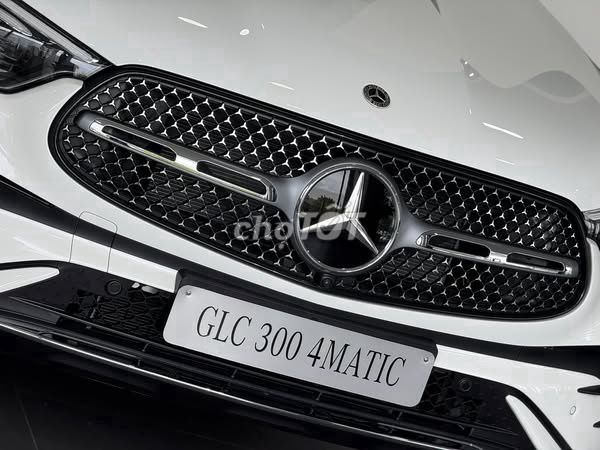 GLC 300 Trắng/Nâu | Giao ngay. Mua bán Ô tô tại Quận Ba Đình Hà Nội được đăng bởi Tuyết Nhung Mercedes hình 4