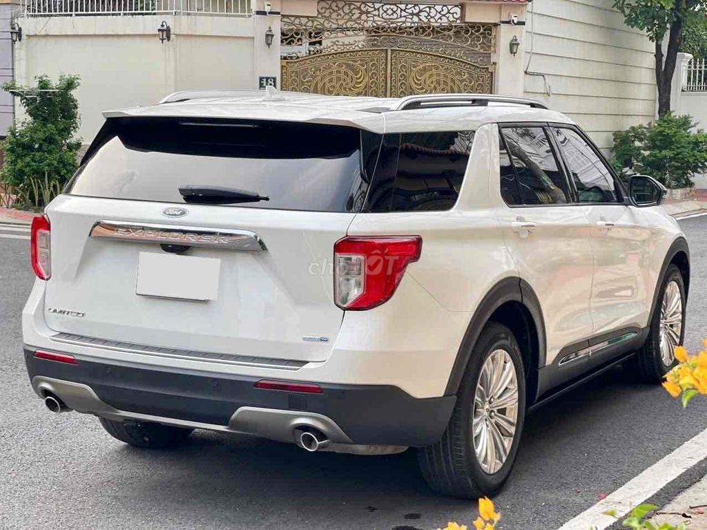 Explorer 2022 зарегистрировал 2024 автомобиля для продажи на Ford