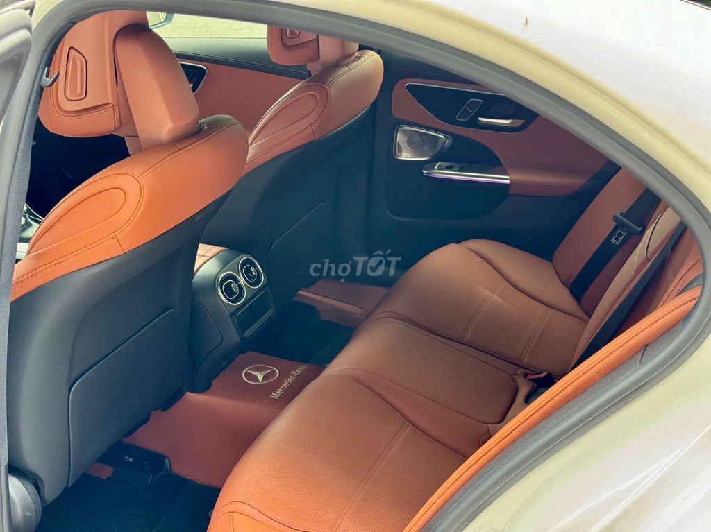 Mercedes Benz C200 Plus 2022 - 15000 km. Mua bán Ô tô tại Quận 1 Tp Hồ Chí Minh được đăng bởi Nguyễn Đang Quế hình 10