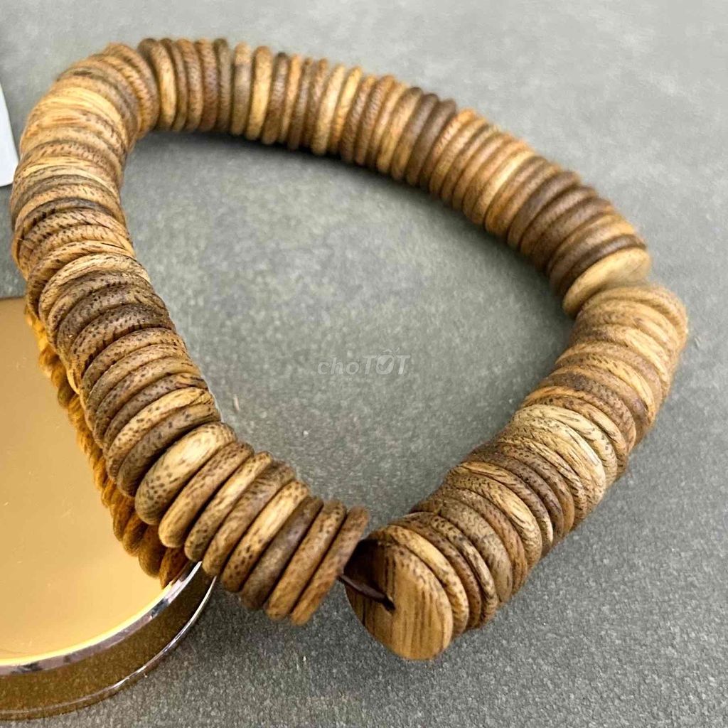 Vòng tay Trầm hương thiên nhiên dạng hạt dẹt. Mua bán Phụ kiện thời trang khác tại Thành phố Thủ Đức Tp Hồ Chí Minh được đăng bởi Trần bảo linh dư hình 1