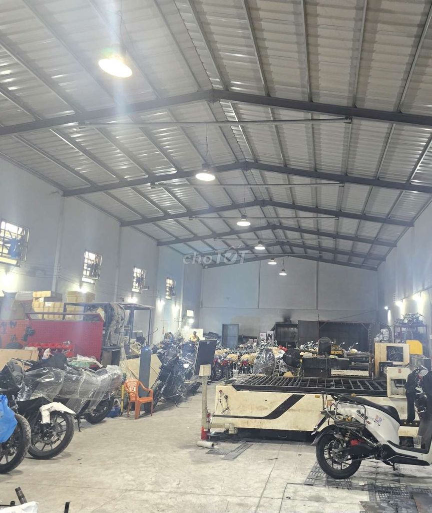 CHO THUÊ KHO,XƯỞNG 500M² GIÁ 40TR/T, Đ XE CÔNG NGAY EON TÂN PHÚ