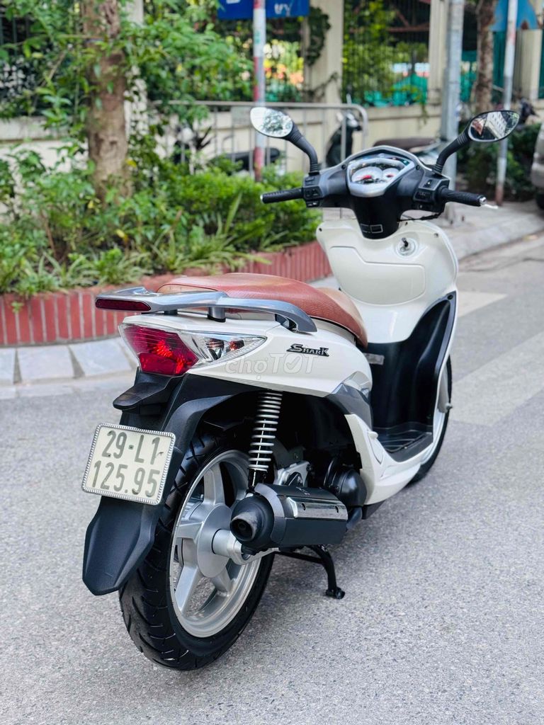 Shark 125cc đại chất sơn máy zin 100% hàng cọp2012. Mua bán Xe máy tại Quận Cầu Giấy Hà Nội được đăng bởi nguyễn bích thuỷ hình 6