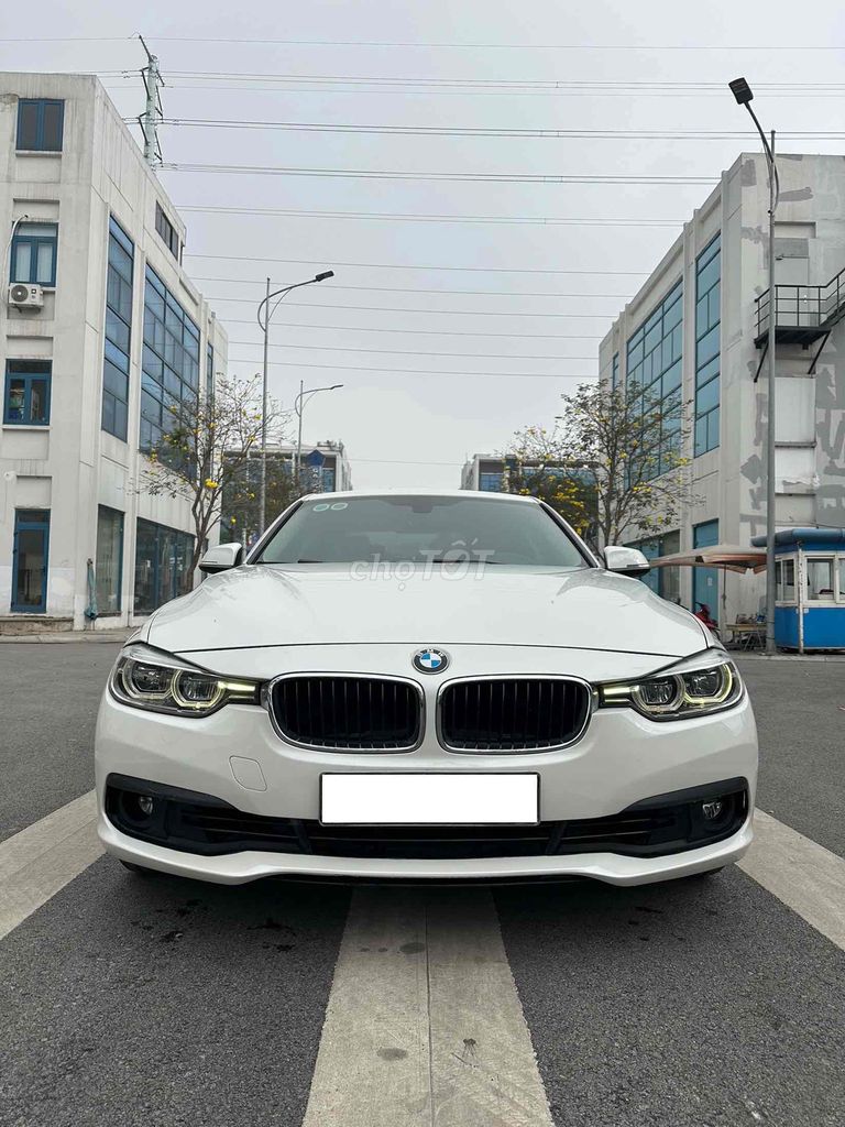 BMW 3 Series 2015 320i - 96839 km