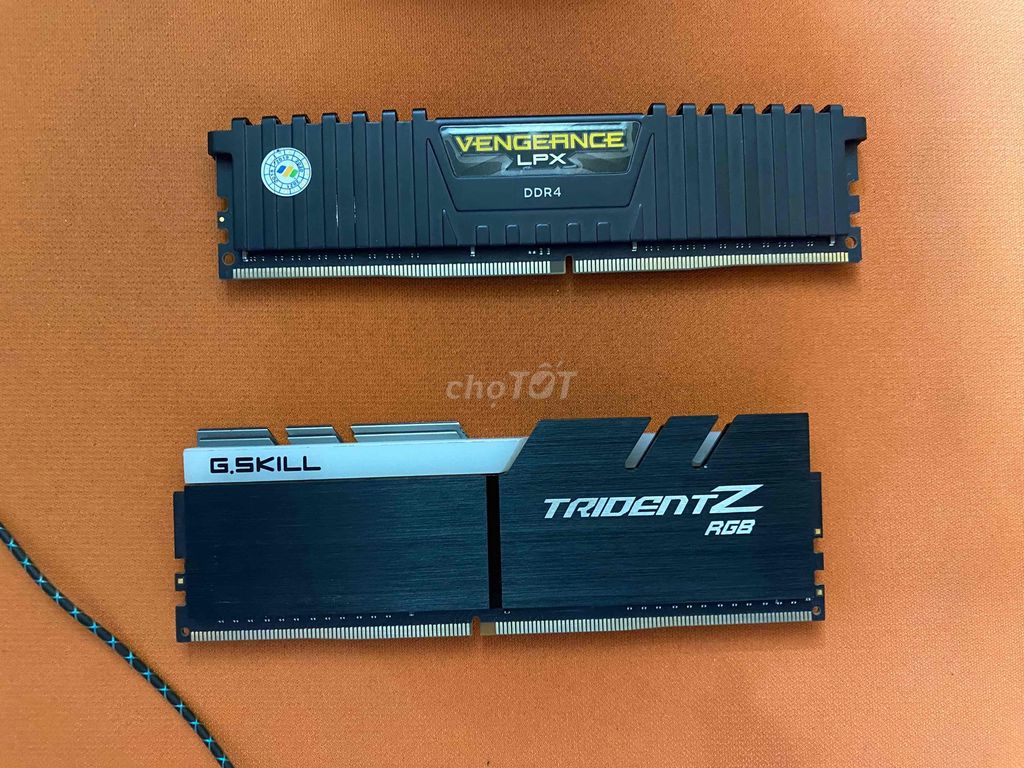 Em dư ra 2 cây ram Corsair LPX 16gb và Tridenz RGB