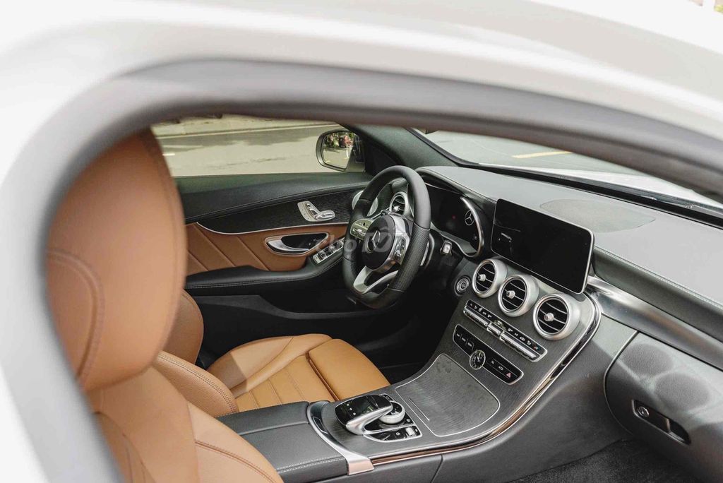 Mercedes Benz C Class 2021 C 300 AMG - 24000 km. Mua bán Ô tô tại Quận 5 Tp Hồ Chí Minh được đăng bởi phúc hình 6
