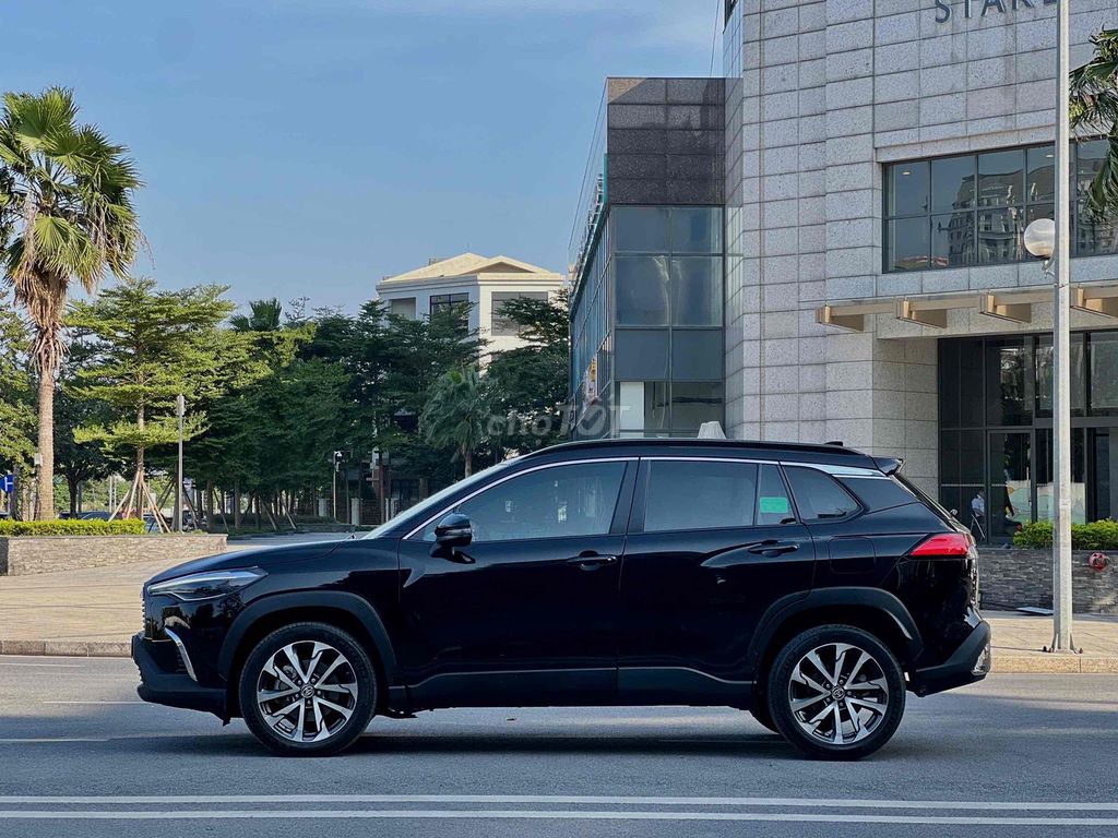 Toyota Cross 2022 1.8V 45000 km Đen. Mua bán Ô tô tại Quận Cầu Giấy Hà Nội được đăng bởi Vũ Duy Khánh hình 2