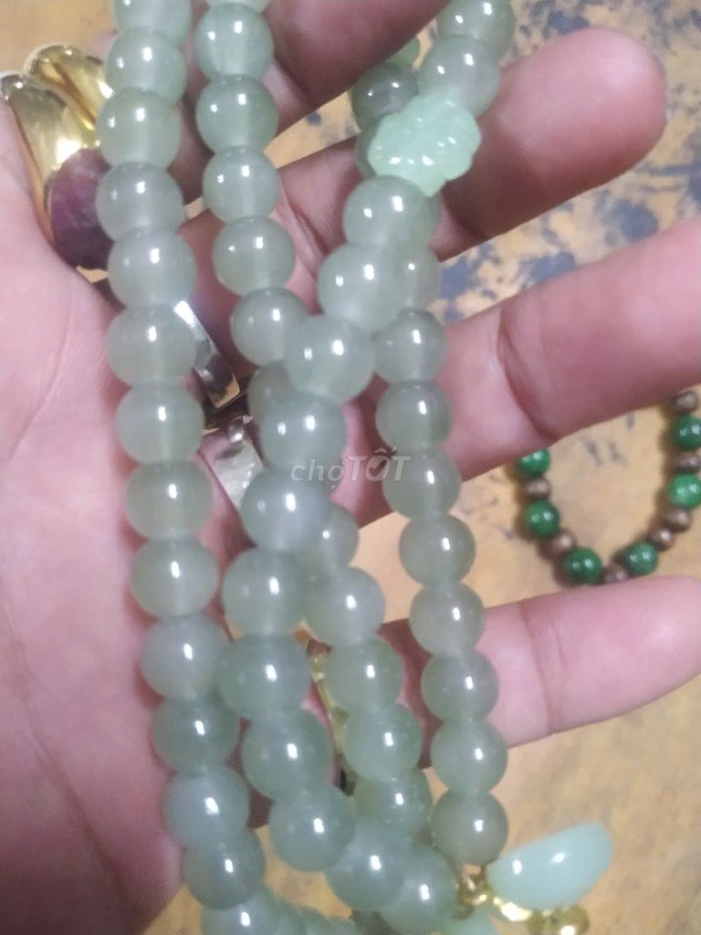 dây chuyền ngọc và vòng tay