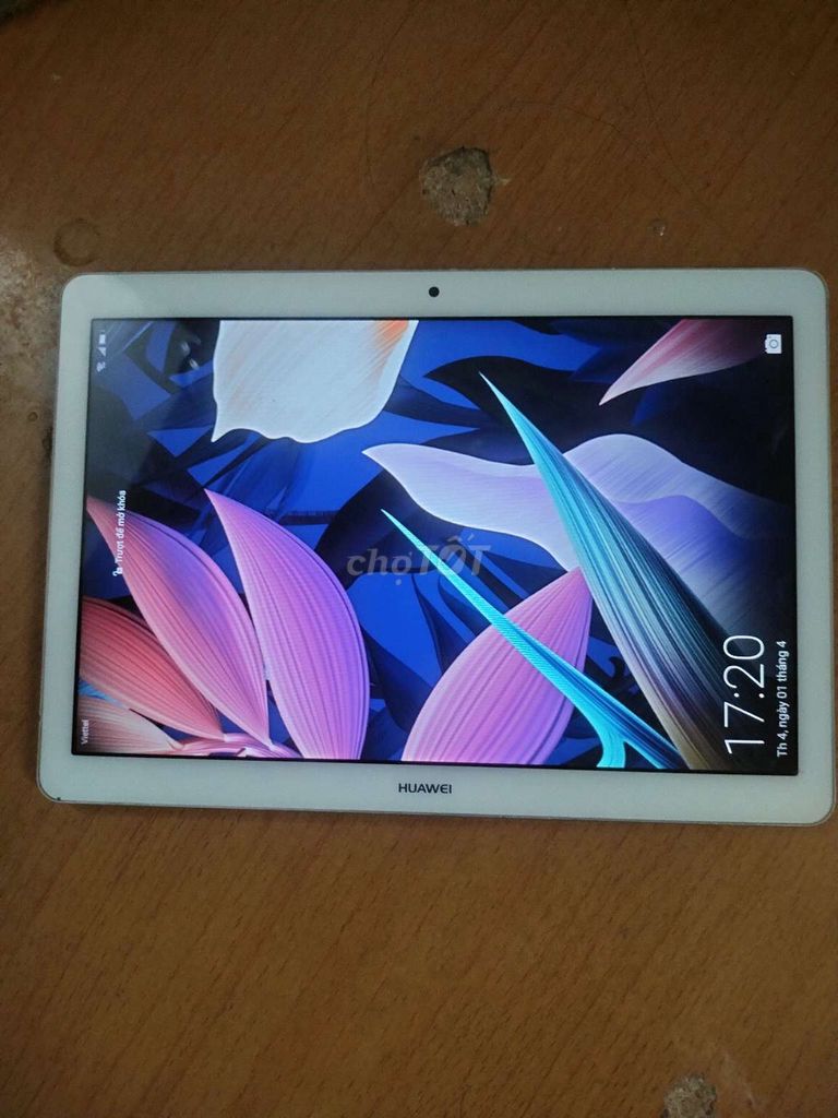 Máy tính bảng Huawei 4G Trắng. Mua bán Máy tính bảng tại Quận Bình Tân Tp Hồ Chí Minh được đăng bởi dung hình 1