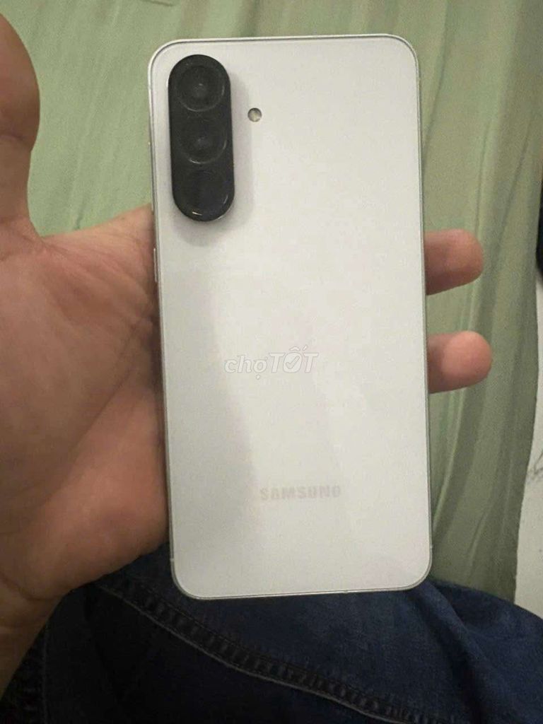 Samsung Galaxy A56 5G Trắng. Mua bán Điện thoại tại Quận 12 Tp Hồ Chí Minh được đăng bởi phuong nhi nguyen thi hình 1