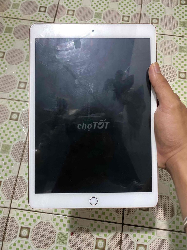 Apple iPad Gen 8 32GB Vàng hồng. Mua bán Máy tính bảng tại Quận Thanh Khê Đà Nẵng được đăng bởi Graves boy hình 1