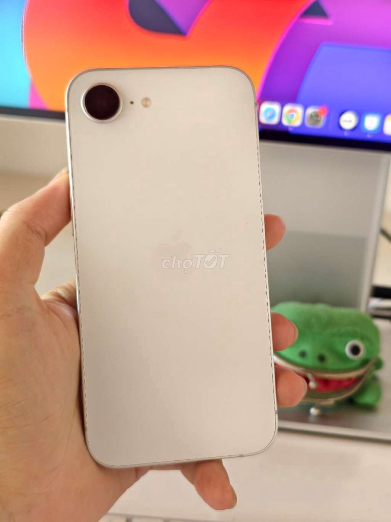 iPhone 16E Quốc Tế có khay sim, zin áp đẹp 98%. Mua bán Điện thoại tại Quận Liên Chiểu Đà Nẵng được đăng bởi Minh Hiệp CócXanhMobile hình 1