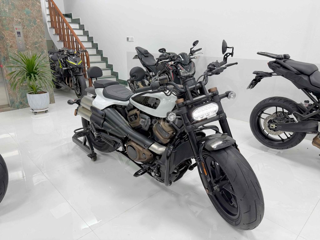 Harley-Davidson Sportster S 1250 Trắng Công Tử. Mua bán Xe máy tại Huyện Hoài Đức Hà Nội được đăng bởi Tấn Đạt MoTor Tổng Đại Lý Xe Giá Tốt Nhất Hà Nội hình 2