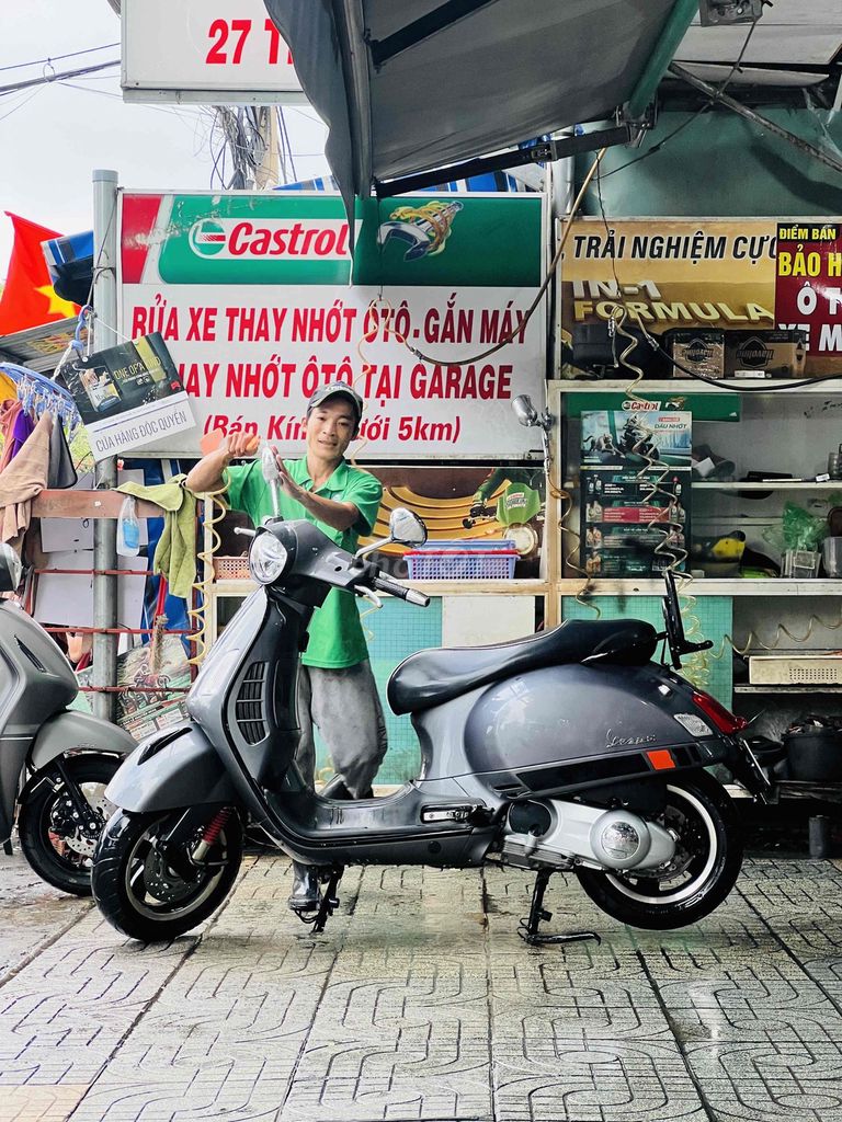 Vespa GTS 300 màu xám đẹp. Mua bán Xe máy tại Quận Bình Thạnh Tp Hồ Chí Minh được đăng bởi Mun hình 4