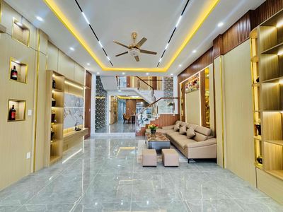 Townhouse 128 m² · 3 bed · Đường Nguyễn Quang Lâm