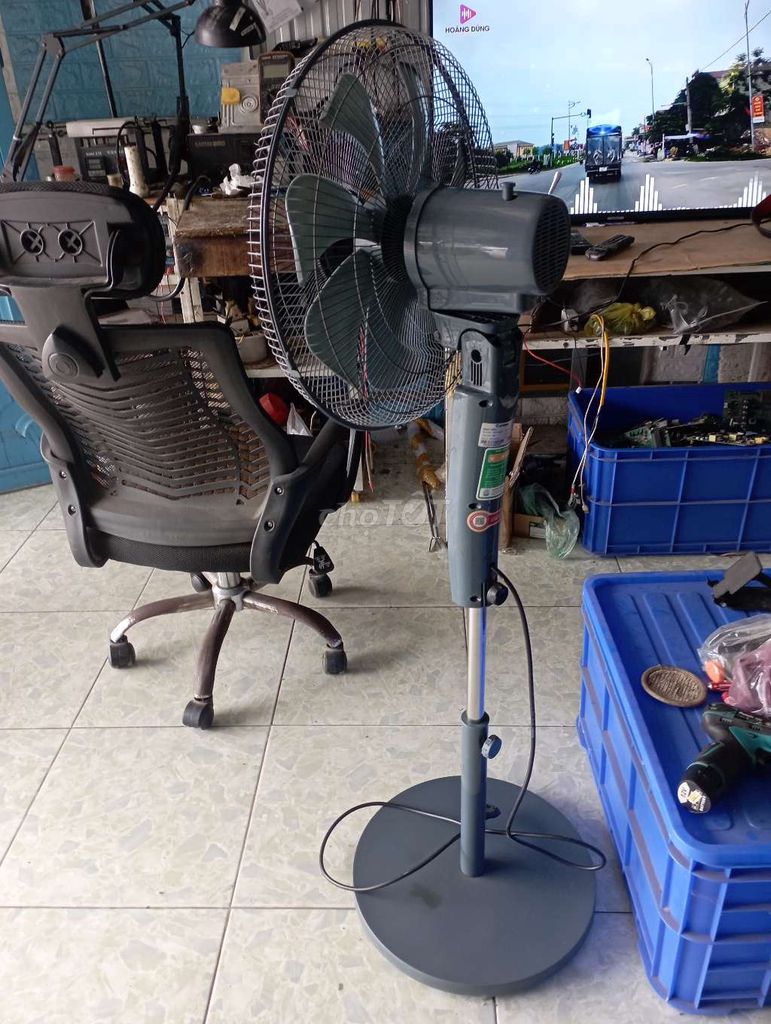 Quạt đứng Rapido RAF-15MGD Xám. Mua bán Quạt tại Huyện Long Hồ Vĩnh Long được đăng bởi doan khanh hình 1