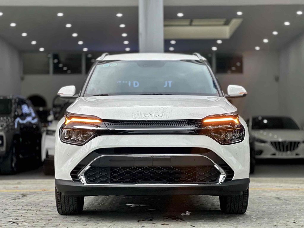 Kia Carens 1.5 Luxury 2024 Белый 11000 км