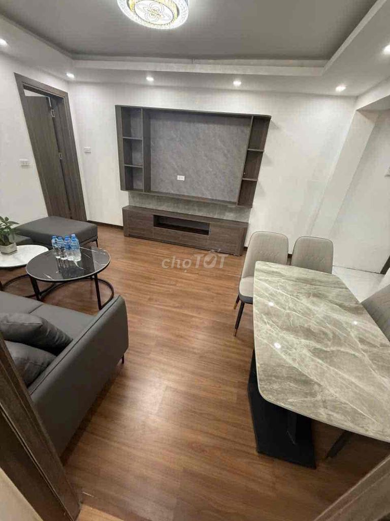 Cần bán gấp căn tập thể S=75m2, lô góc, sổ đỏ trao tay, full nội thất