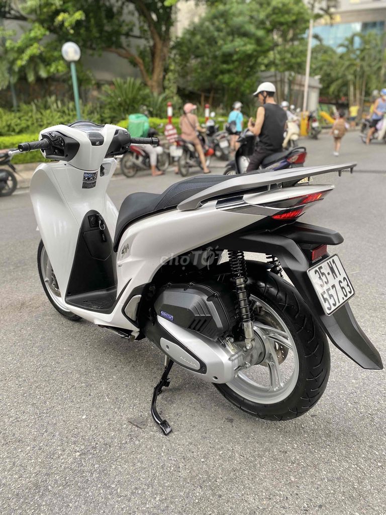 Honda SH Việt 2022!! 150 phanh CBS / 35N1-557.63. Mua bán Xe máy tại Quận Hoàng Mai Hà Nội được đăng bởi Xe Máy Quân Oanh  hình 4