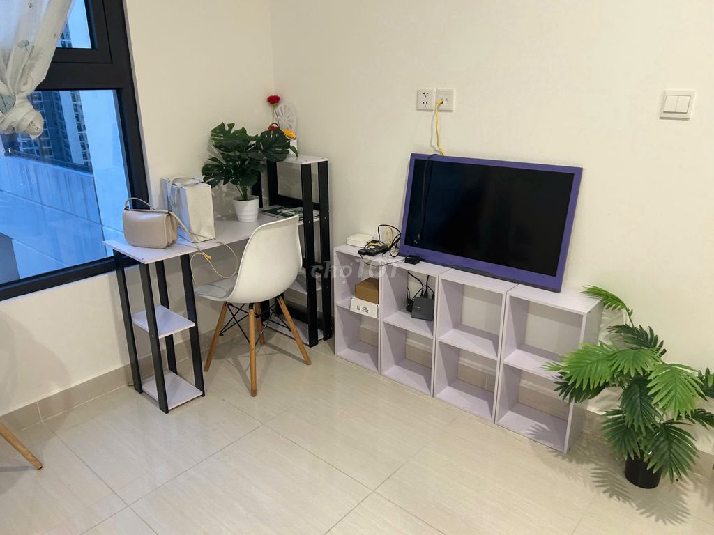 Cho thuê studio full nội thất tầng trung