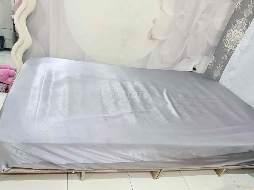Thanh lý combo nệm lò xo màu trắng. Mua bán Giường, chăn ga gối nệm tại Quận Gò Vấp Tp Hồ Chí Minh được đăng bởi Ngọc Tiền hình 1