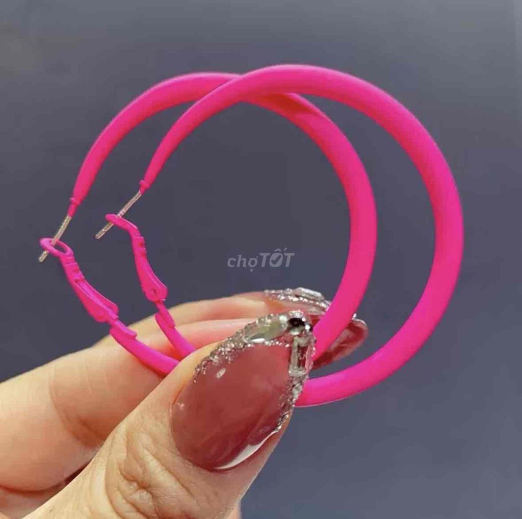 Bông tai Kim loại Nữ Hồng neon. Mua bán Phụ kiện thời trang khác tại Quận Tân Phú Tp Hồ Chí Minh được đăng bởi Tem hình 1