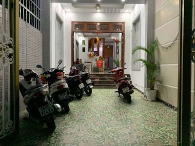 Cho thuê nhà mặt tiền Lê Ngọc Hân 7PN full nội thất ở và kinh doanh. Cho thuê nhà ở tại Thành phố Vũng Tàu Bà Rịa - Vũng Tàu được đăng bởi Thu Hà 