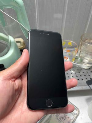 cần bán lại iphone SE 2020 256gb zin