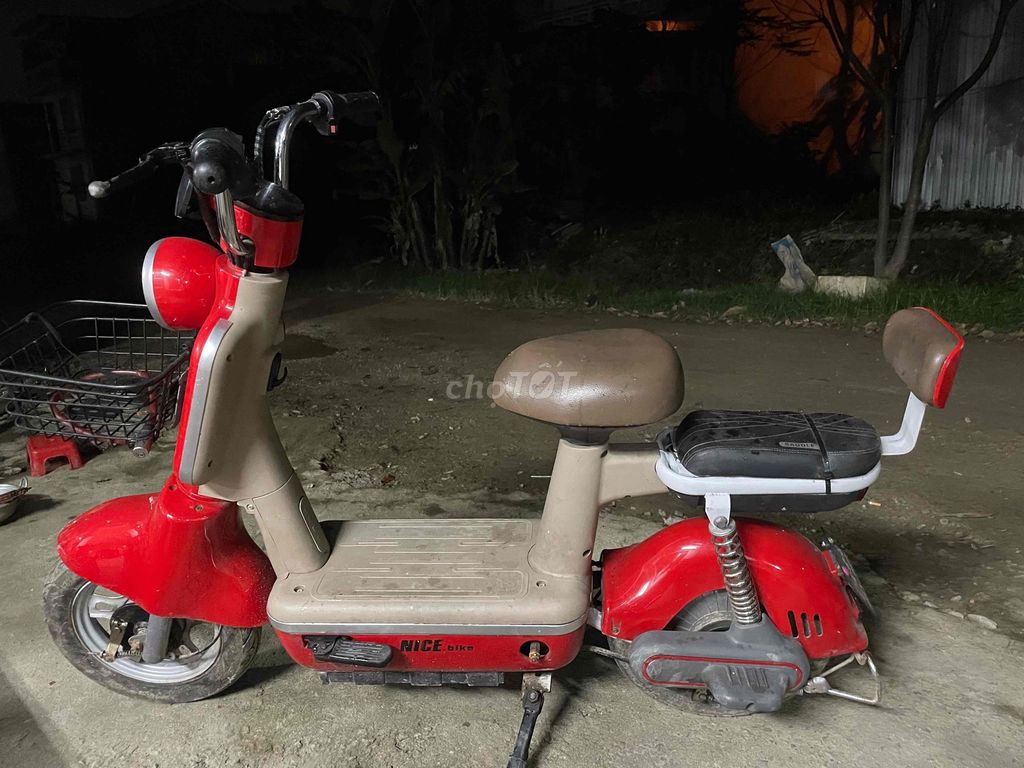 Xe đạp điện màu Đỏ. Mua bán Xe điện tại Thành phố Huế Thừa Thiên Huế được đăng bởi Thực Phẩm Sạch hình 1