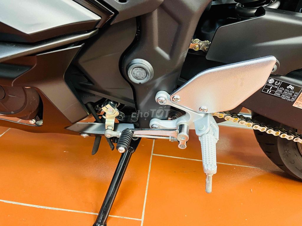 R3 xe nhà còn mới kenggg zin tất cả từ con ốc. Mua bán Xe máy tại Quận Nam Từ Liêm Hà Nội được đăng bởi Emmanuel Timel hình 7