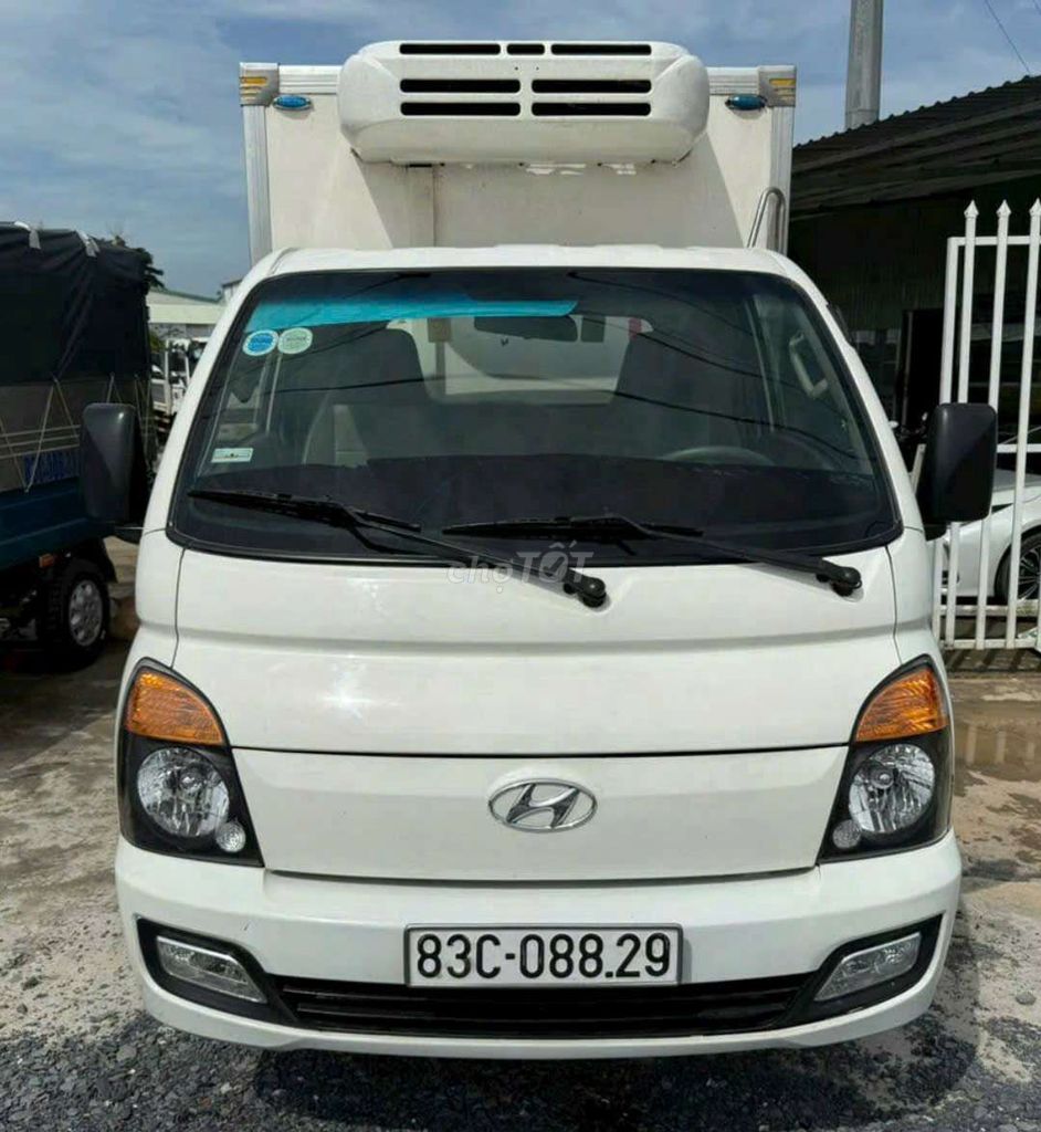 Hyundai Porter H150 Đông Lạnh tải 1.2 tấn